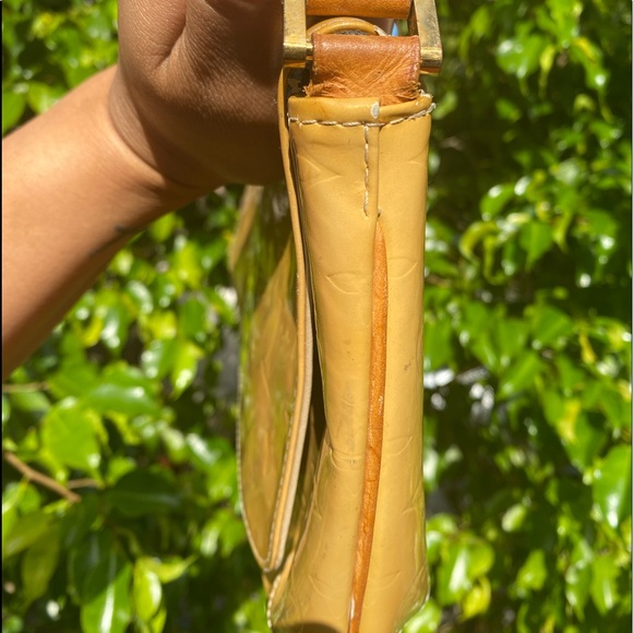 Louis Vuitton shoulder bag - Picture 7 of 16